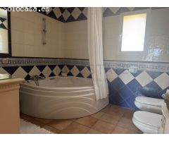 Venta de chalet con vistas y piscina