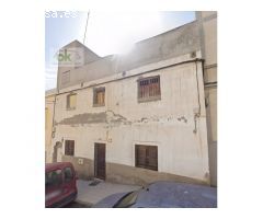 Casa terrera de dos plantas (local, vivienda y azotea) en Lomo Blanco