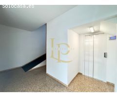 ENCANTADOR Y LUMINOSO PISO DE TRES HABITACIONES CON ASCENSOR