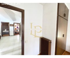 PRECIOSA CASA DE SIETE HABITACIONES MUY LUMINOSA CON JARDÍN
