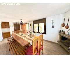 PRECIOSA CASA DE SIETE HABITACIONES MUY LUMINOSA CON JARDÍN