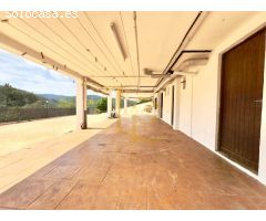 PRECIOSA CASA DE SIETE HABITACIONES MUY LUMINOSA CON JARDÍN