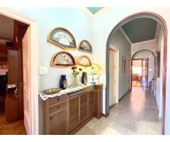PRECIOSA CASA CON TERRAZA Y GARAJE EN UNA ZONA PRIVILEGIADA