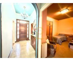 PRECIOSA CASA CON TERRAZA Y GARAJE EN UNA ZONA PRIVILEGIADA