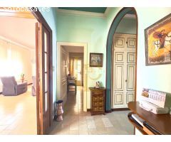 PRECIOSA CASA CON TERRAZA Y GARAJE EN UNA ZONA PRIVILEGIADA