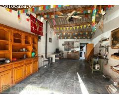 CASA CON GRAN PARCELA