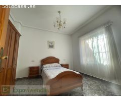 CASA CON GRAN PARCELA