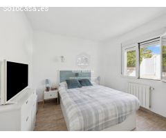 Elegante villa bungalow de una sola planta en Costa Nova: orientación sur al sol