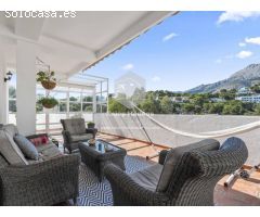VILLA con piscina a lado del club de golf de Altea