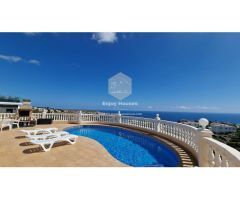 Villa con Espectaculares Vistas al Mar en Cumbre del Sol