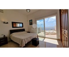 Villa con Espectaculares Vistas al Mar en Cumbre del Sol