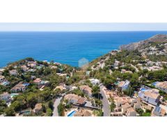 Villa Caleta - Estilo Ibicenco con Vistas Panorámicas al Mar Mediterráneo