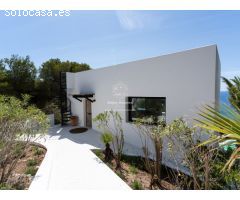 Villa Caleta - Estilo Ibicenco con Vistas Panorámicas al Mar Mediterráneo