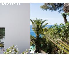 Villa Caleta - Estilo Ibicenco con Vistas Panorámicas al Mar Mediterráneo