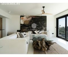 Villa Caleta - Estilo Ibicenco con Vistas Panorámicas al Mar Mediterráneo
