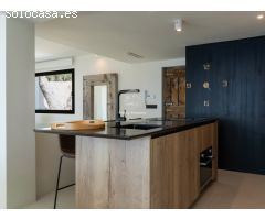 Villa Caleta - Estilo Ibicenco con Vistas Panorámicas al Mar Mediterráneo