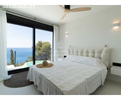 Villa Caleta - Estilo Ibicenco con Vistas Panorámicas al Mar Mediterráneo