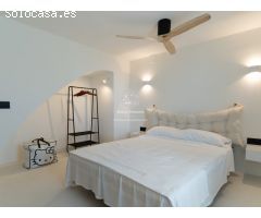 Villa Caleta - Estilo Ibicenco con Vistas Panorámicas al Mar Mediterráneo
