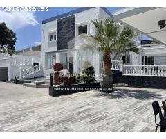 Elegante Villa en la Codiciada Zona de Moraira