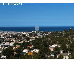Exquisita Villa con Vistas Panorámicas al Mar y Potencial de Renovación