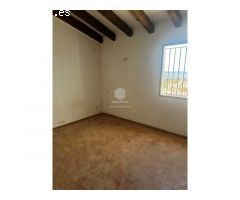 Exquisita Villa con Vistas Panorámicas al Mar y Potencial de Renovación