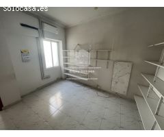 Codiciada Gema Urbana: Propiedad versátil en el corazón de Denia