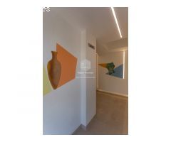 Moderno apartamento de 2 dormitorios con balcón privado