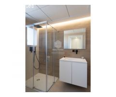 Moderno apartamento de 2 dormitorios con balcón privado
