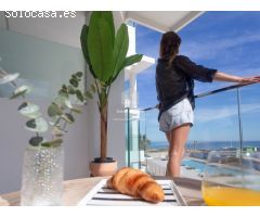 Moderno apartamento de 2 dormitorios con balcón privado