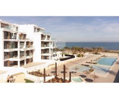 Elegante apartamento en planta baja con amplia terraza