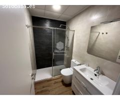 Adosado Contemporáneo con Piscina Privada en El Verger, Junto al Centro