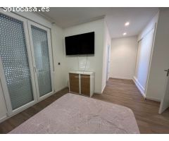 Adosado Contemporáneo con Piscina Privada en El Verger, Junto al Centro