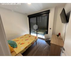 Adosado Contemporáneo con Piscina Privada en El Verger, Junto al Centro