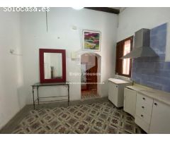 Excepcional Oportunidad de Inversión en el Casco Antiguo de Jávea