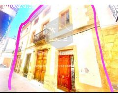 Excepcional Oportunidad de Inversión en el Casco Antiguo de Jávea