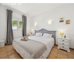 VILLA DE VACACIONES DE 3 DORMITORIOS EN JÁVEA € 427.500