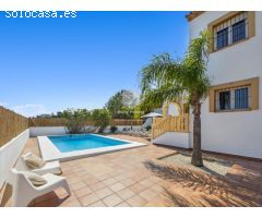VILLA DE VACACIONES DE 3 DORMITORIOS EN JÁVEA € 427.500