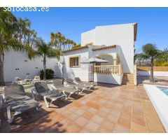 VILLA DE VACACIONES DE 3 DORMITORIOS EN JÁVEA € 427.500