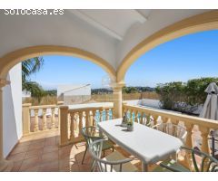 VILLA DE VACACIONES DE 3 DORMITORIOS EN JÁVEA € 427.500