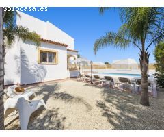 VILLA DE VACACIONES DE 3 DORMITORIOS EN JÁVEA € 427.500