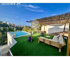 Villa de 4 habitaciones con fantásticas vistas abiertas al mar en El Montgó,