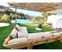 Villa de 4 habitaciones con fantásticas vistas abiertas al mar en El Montgó,