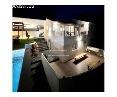 Villa de 4 habitaciones con fantásticas vistas abiertas al mar en El Montgó,