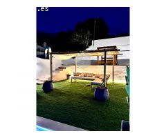 Villa de 4 habitaciones con fantásticas vistas abiertas al mar en El Montgó,
