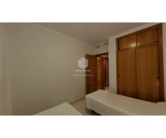 Moderno apartamento de 2 dormitorios con terraza cerca de la playa