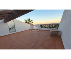 Moderno apartamento de 2 dormitorios con terraza cerca de la playa