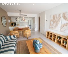 Villa exclusiva con piscina privada y acceso directo a la comunidad