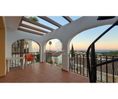 Apartamento de 2 dormitorios con balcón y solárium