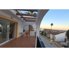 Apartamento de 2 dormitorios con balcón y solárium