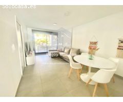 Apartamento de 2 Dormitorios con Balcón, Piscina y Garaje - Cerca del Arenal,